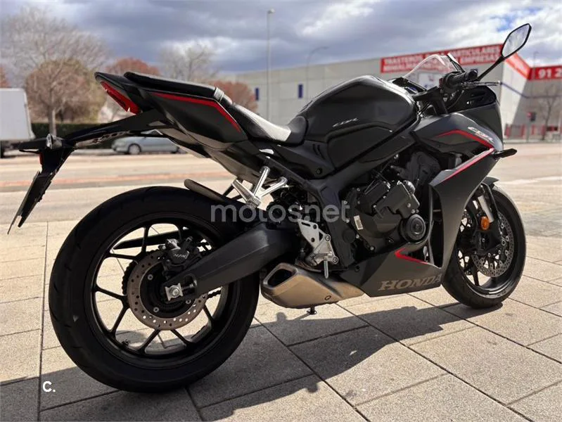 Honda CBR 650 R – Vista 10