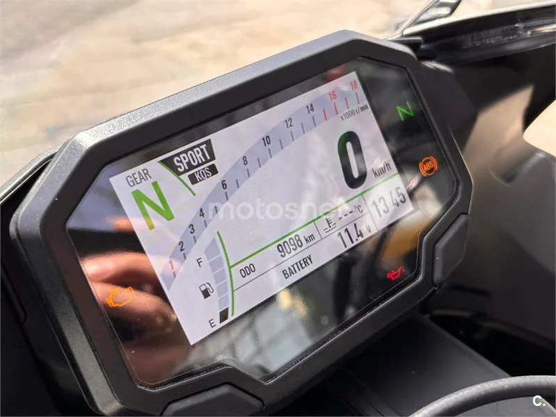 Kawasaki Ninja ZX-6R – Vista 15