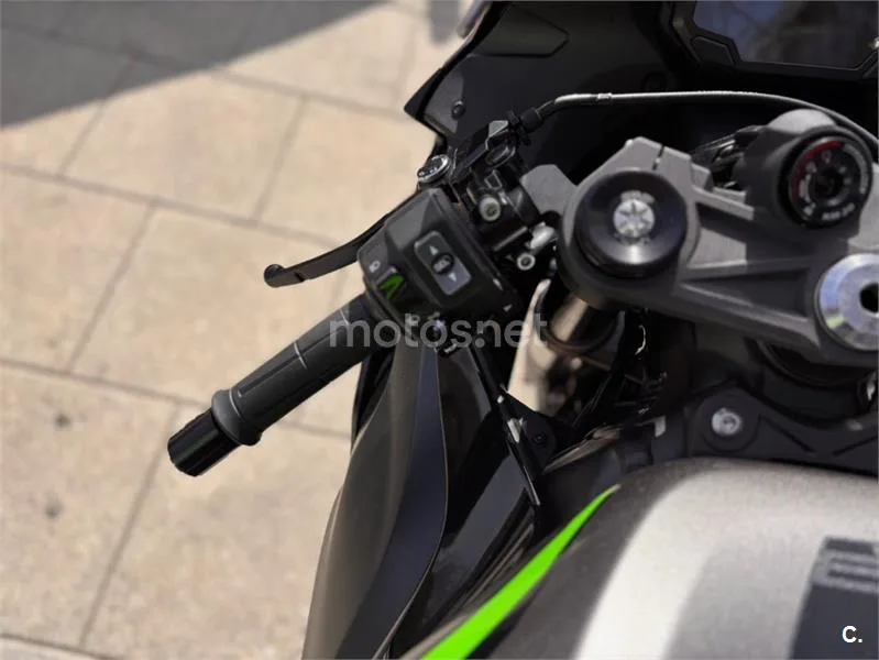 Kawasaki Ninja ZX-6R – Vista 16