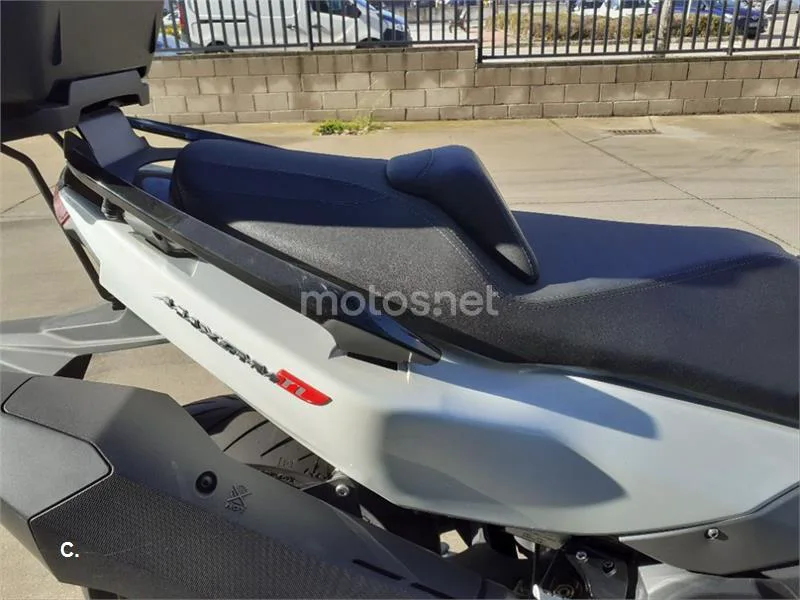 SYM Maxsym TL 500 – Vista 15