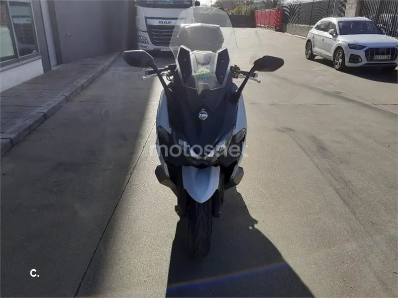 SYM Maxsym TL 500 – Vista 3