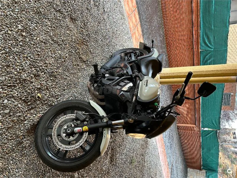 Kawasaki Vulcan S – Vista 3