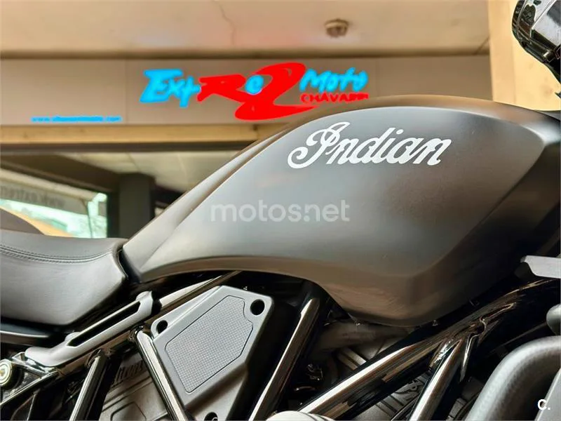 Indian FTR 1200 – Vista 16
