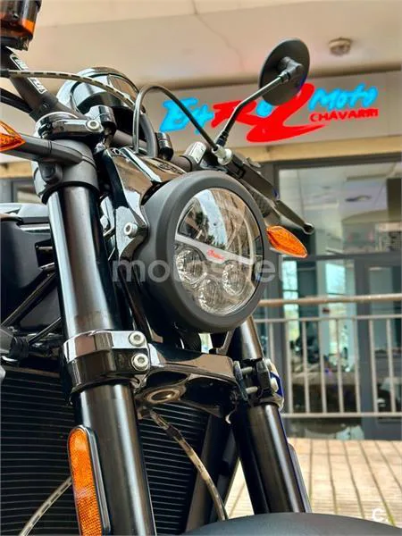 Indian FTR 1200 – Vista 8