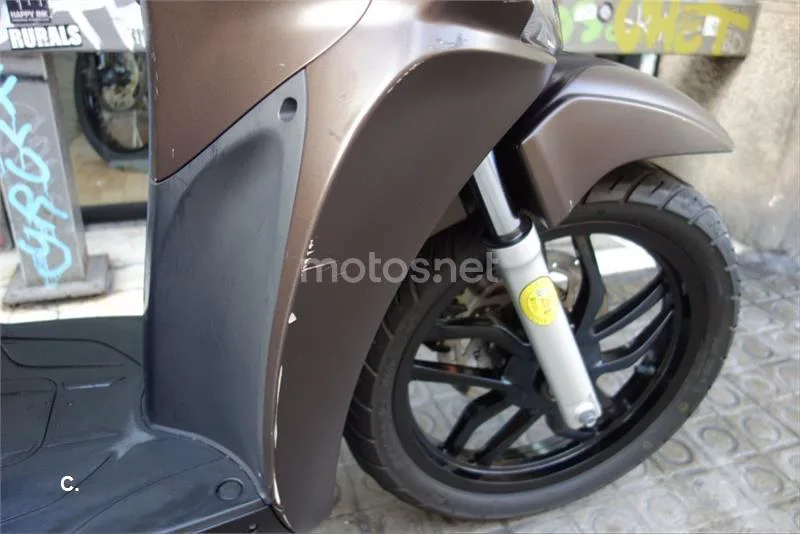 Kymco People S 125 – Vista 3
