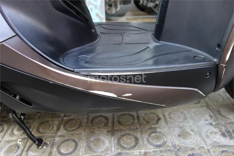 Kymco People S 125 – Vista 4