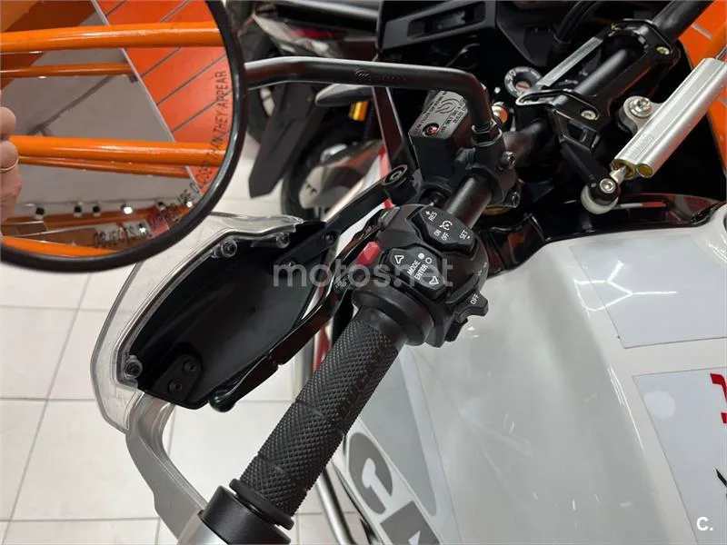 Ducati DesertX – Vista 3