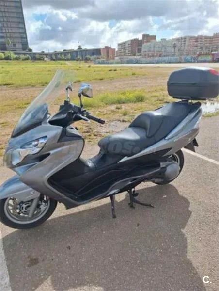 Suzuki Burgman 400 – Vista 2