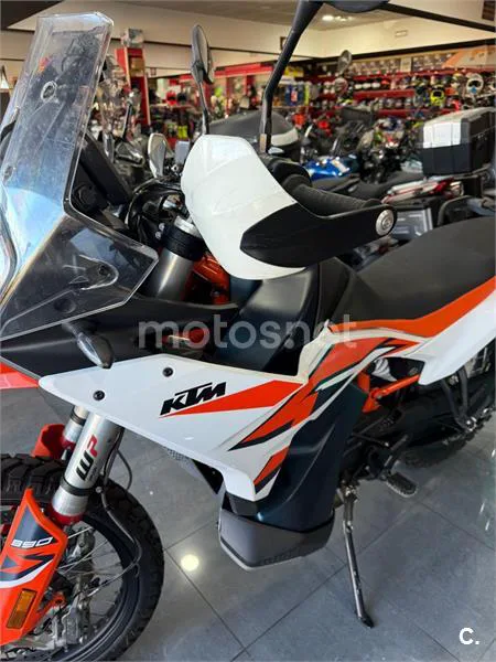 KTM 890 – Vista 2