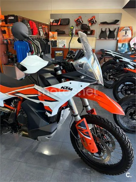 KTM 890 – Vista 8