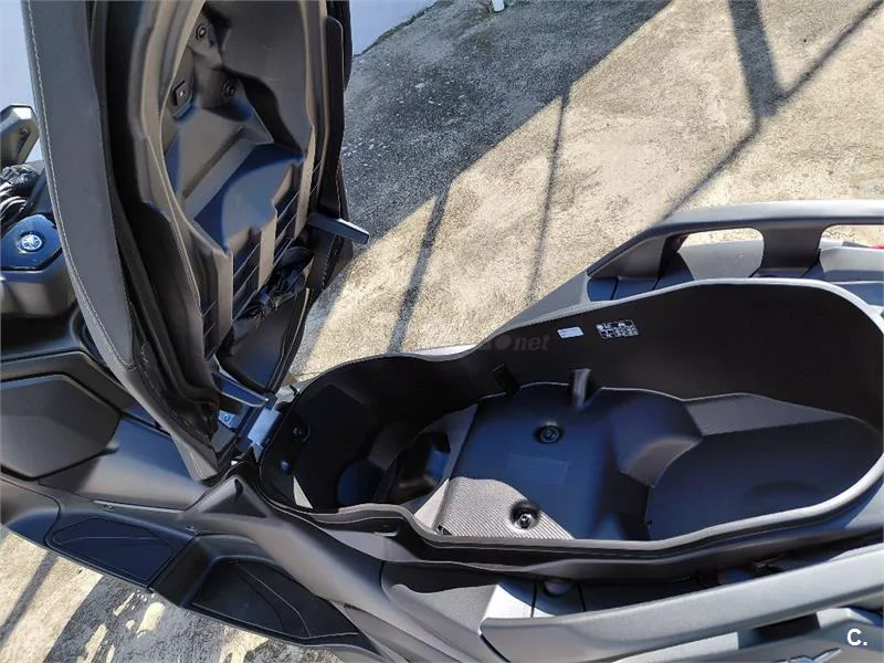 Yamaha XMAX 300 – Vista 4