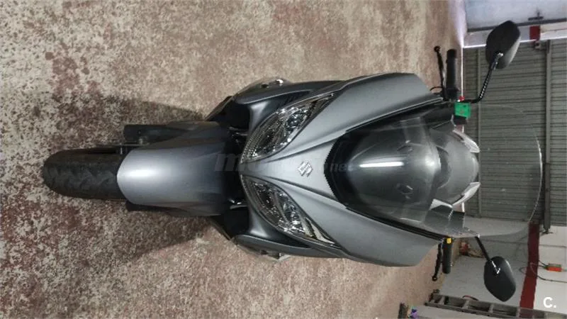 Suzuki Burgman 400 – Vista 2