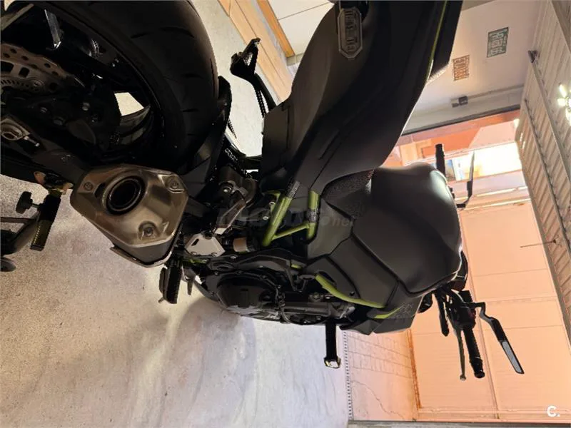 Kawasaki Z 900 – Vista 2