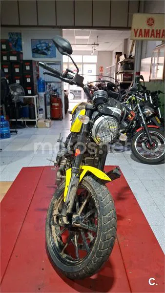 Ducati Scrambler – Vista 2