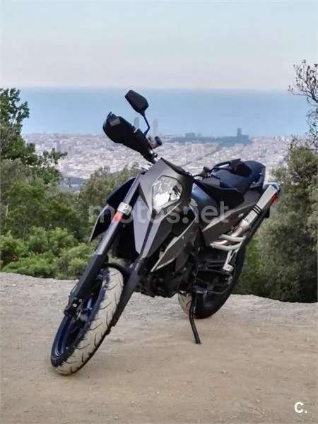 KTM 690 SMC R – Vista 6