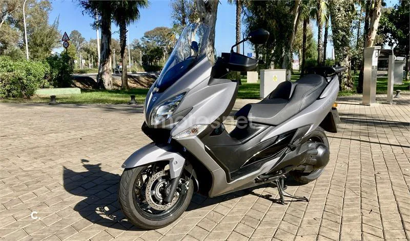 Suzuki Burgman 400 – Vista 2