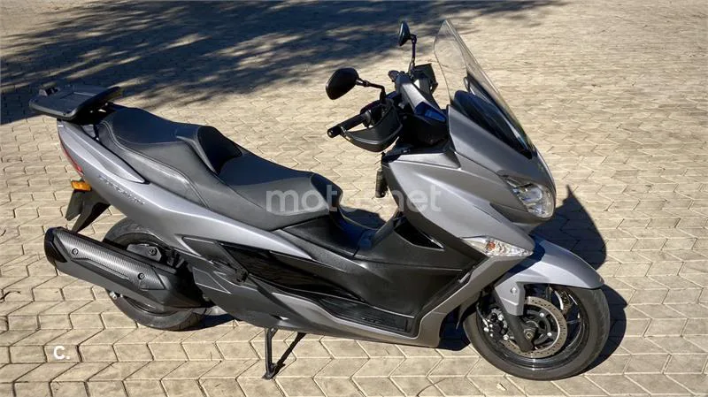 Suzuki Burgman 400 – Vista 5