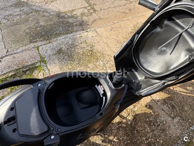 Piaggio LIBERTY S 50 – Vista 6