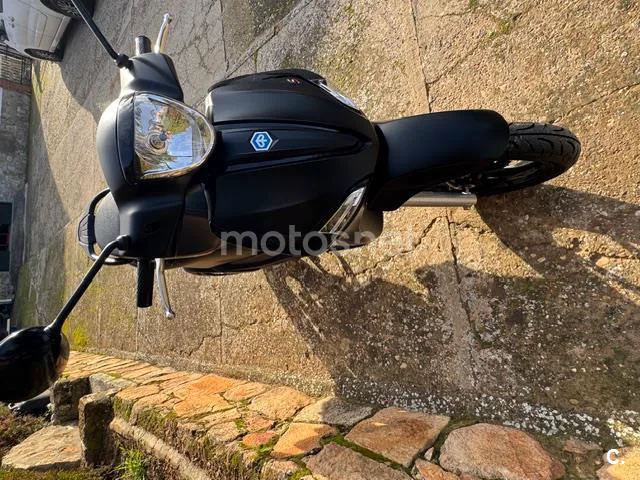 Piaggio LIBERTY S 50 – Vista 7