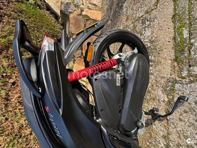 Piaggio LIBERTY S 50 – Vista 8