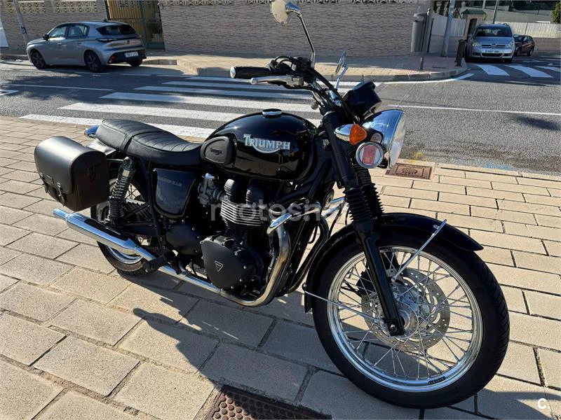 Triumph Bonneville T100 – Vista 5