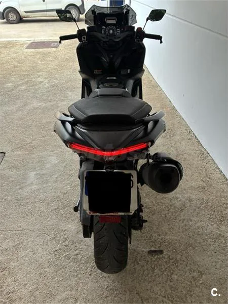 Yamaha TMAX – Vista 5