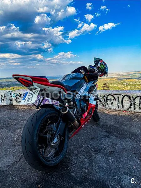 Yamaha R6 – Vista 4