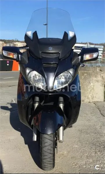 Suzuki Burgman 650 Executive – Vista 2