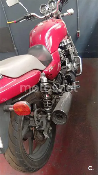 Honda CB 750 Seven Fifty – Vista 4