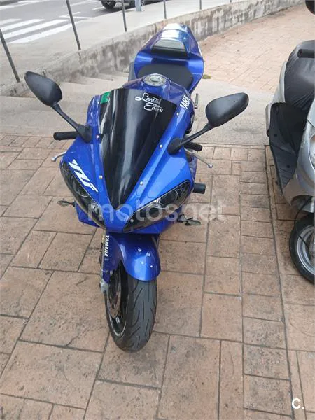 Yamaha FZR 1000 – Vista 3