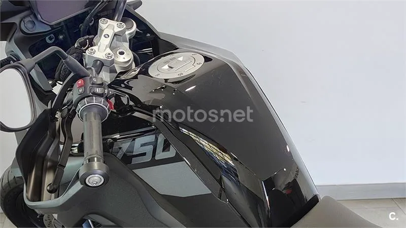BMW F 750 – Vista 17