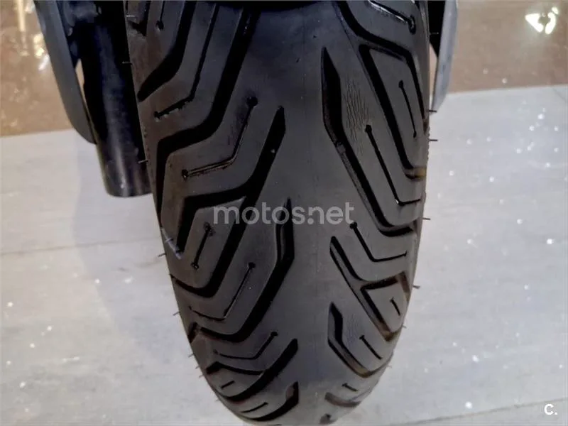 Kymco Super Dink 350 – Vista 20