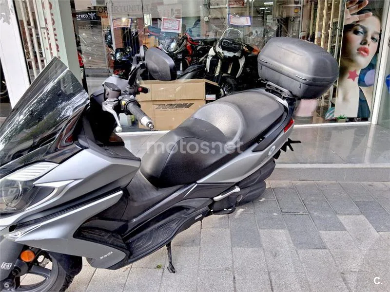 Kymco Super Dink 350 – Vista 3
