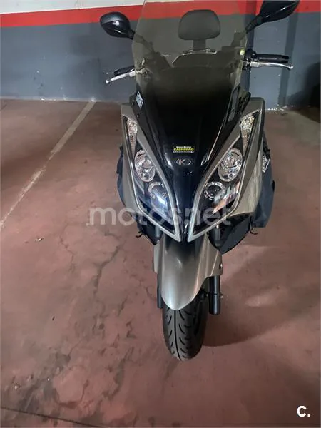 Kymco Super Dink 300i – Vista 2