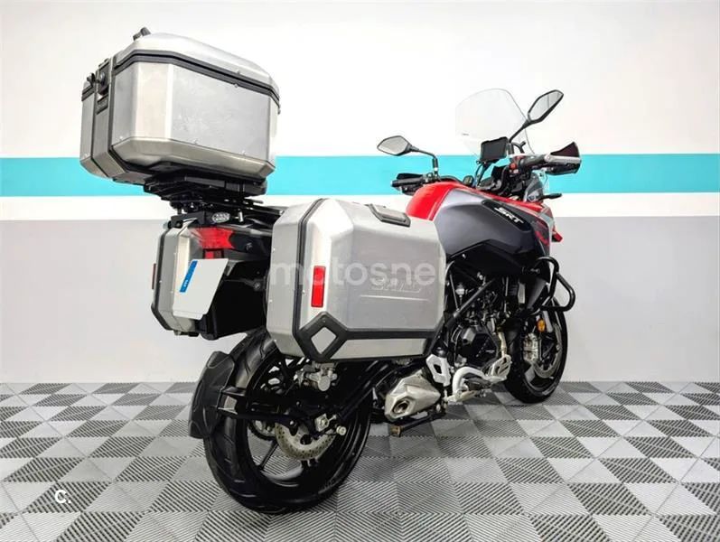 QJ Motor SRT 550 – Vista 7