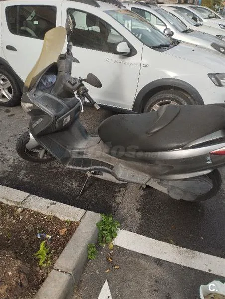 Suzuki Burgman 125 – Vista 3
