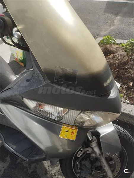 Suzuki Burgman 125 – Vista 4