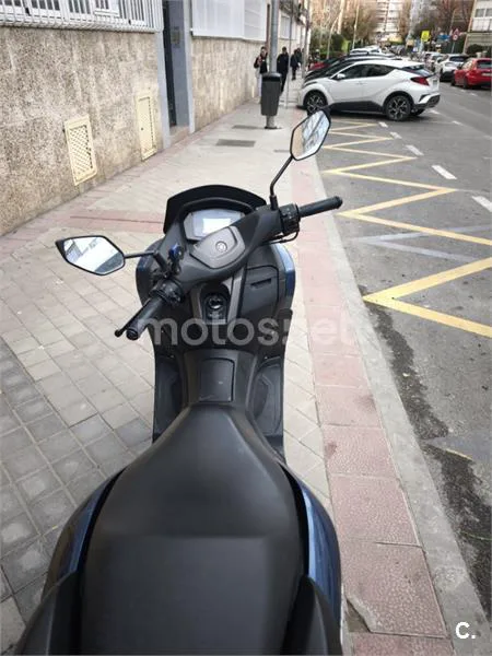 Yamaha NMAX – Vista 4