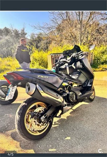 Yamaha TMAX – Vista 4