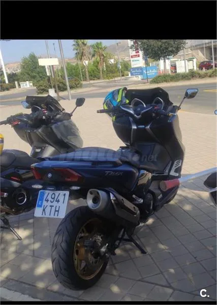 Yamaha TMAX – Vista 5