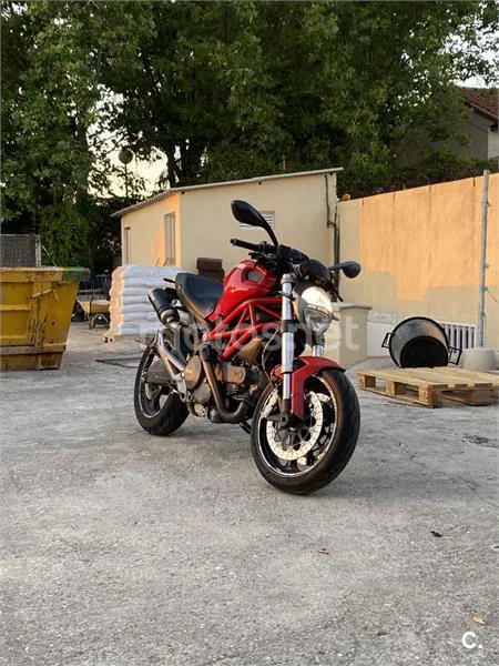 Ducati Monster 696 – Vista 2