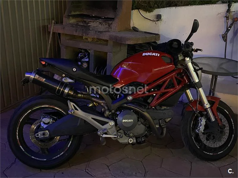 Ducati Monster 696 – Vista 3