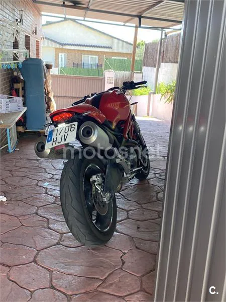 Ducati Monster 696 – Vista 4