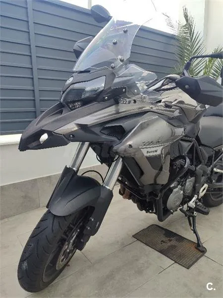 Benelli TRK 502 – Vista 8