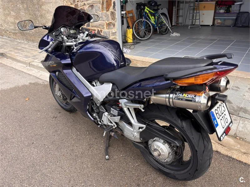 Honda VFR 800 FI – Vista 5