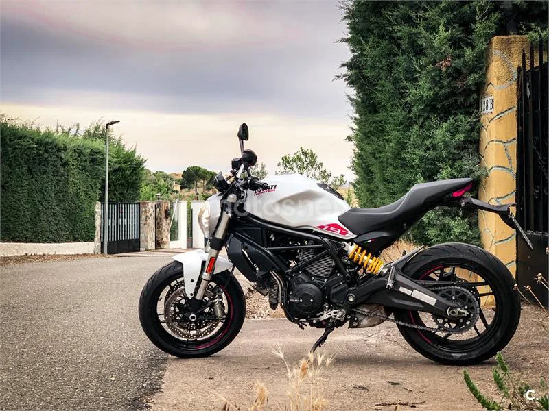 Ducati Monster 797 6350 € 2019 Madrid - 1