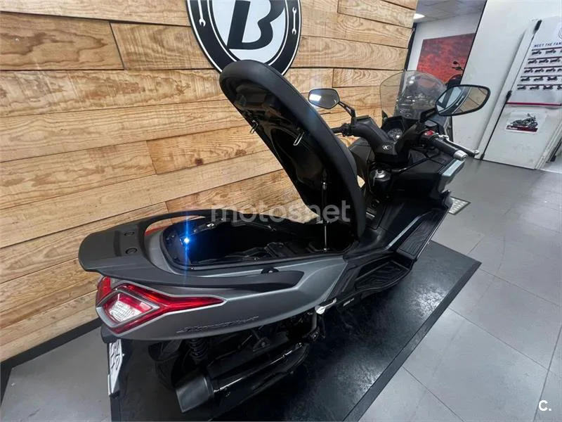 Kymco Super Dink 125 – Vista 20