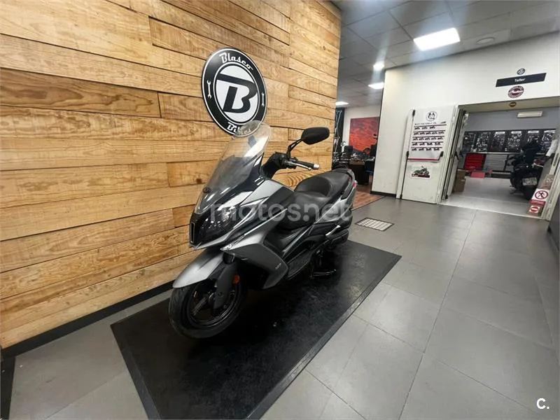 Kymco Super Dink 125 – Vista 25