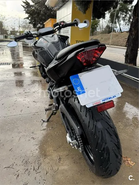 Yamaha MT-07 – Vista 7