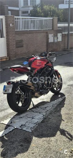 MV Agusta BRUTALE – Vista 3